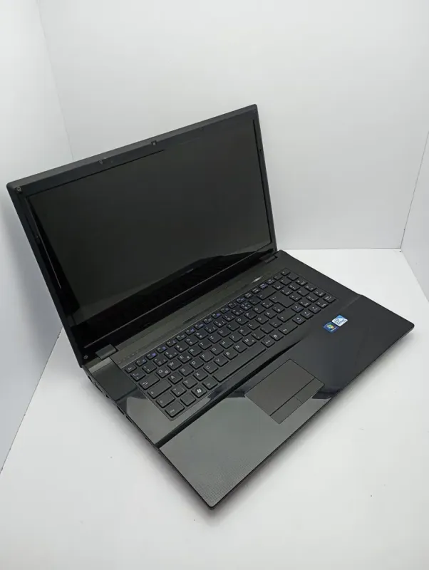 Ноутбук Asus Terra 1748 / 17.3" (1600x900) TN / Intel Pentium B950 (2 ядра по 2.1 GHz) / 6 GB DDR3 / 750 GB HDD / Intel HD Graphics / WebCam б/в - зображення 3