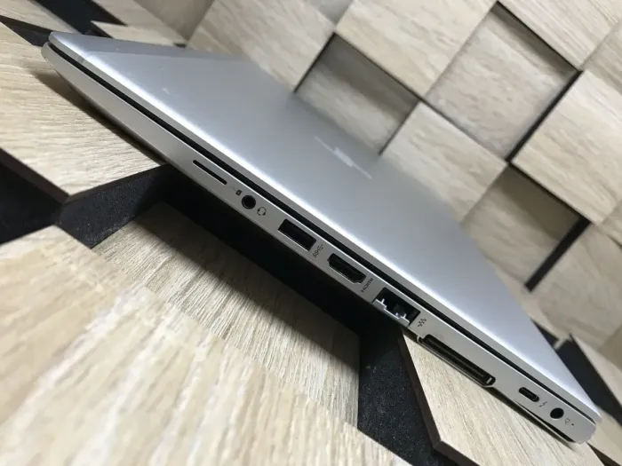 Ультрабук Б-клас HP EliteBook 840 G6 / 14" (1920x1080) IPS Touch / Intel Core i7-8665U (4 (8) ядра по 1.9 - 4.8 GHz) / 8 GB DDR4 / 256 GB SSD M.2 / Intel UHD Graphics 620 / WebCam / Fingerprint / HDMI б/в - зображення 6