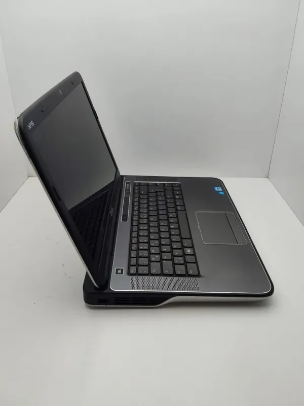Ноутбук Dell XPS L502X / 15.6" (1366x768) TN / Intel Core i5-2410M (2 (4) ядра по 2.3 - 2.9 GHz) / 6 GB DDR3 / 1000 GB HDD / nVidia GeForce GT 525M, 1 GB DDR3, 128-bit / WebCam / Акб не тримає б/в - зображення 5