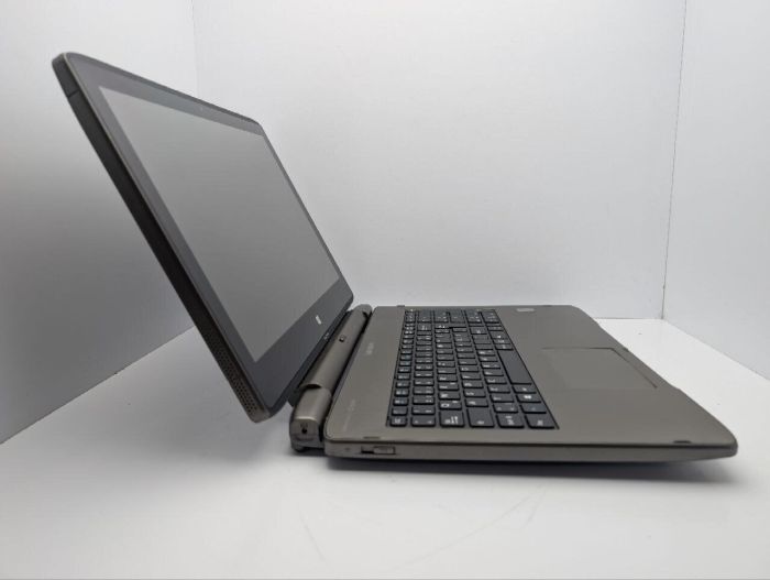 Ноутбук Medion S6214T / 15.6" (1366x768) TN Touch / Intel Pentium N3540 (4 ядра по 2.16 - 2.66 GHz) / 4 GB DDR3 / 60 GB SSD + 500 GB HDD / Intel HD Graphics / WebCam / DVD-ROM / АКБ не тримає б/в - зображення 4