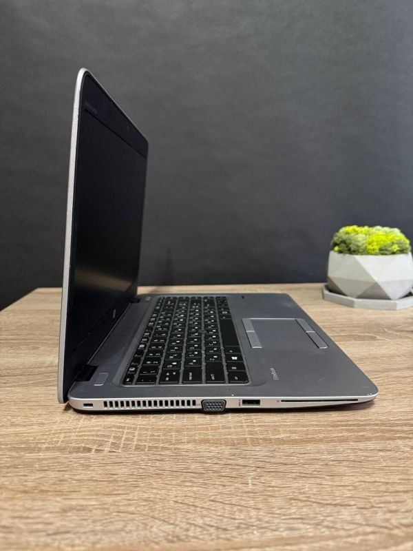 Ультрабук Б-клас HP EliteBook 840 G3 / 14" (1366x768) TN / Intel Core i5-6300U (2 (4) ядра по 2.4 - 3.0 GHz) / 8 GB DDR4 / 128 GB SSD / Intel HD Graphics 520 / WebCam / Win 10 б/в - зображення 4