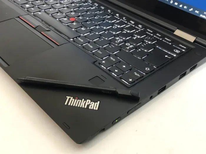 Ультрабук-трансформер Б-клас Lenovo ThinkPad X1 Yoga G1 / 14" (2560x1440) IPS Touch / Intel Core i5-6300U (2 (4) ядра по 2.4 - 3.0 GHz) / 8 GB DDR3 / 256 GB SSD / Intel UHD Graphics 520 / WebCam / Win 10 Pro б/в - зображення 9