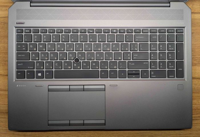 Мобільна робоча станція HP zBook 15 G6 / 15,6" (1920x1080) IPS / Intel Core i7-9750H (6 (12) ядер по 2,6 - 4,5 ГГц) / 16 ГБ DDR4 / 480 ГБ SSD + 256 ГБ SSD / nVidia Quadro T2000, 4 ГБ GDDR5, 128-біт / Веб-камера / Сканер відбитків пальців / Windows 10 б/в - зображення 3