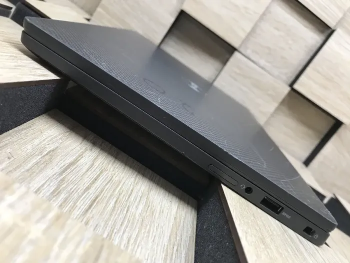 Ультрабук Б-клас Dell Latitude 7310 / 13.3" (1920x1080) IPS Touch / Intel Core i7-10610U (4 (8) ядра по 1.8 - 4.9 GHz) / 16 GB DDR4 / 240 GB SSD M.2 / Intel UHD Graphics / WebCam / USB 3.2 / HDMI / Windows 10 б/в - зображення 6