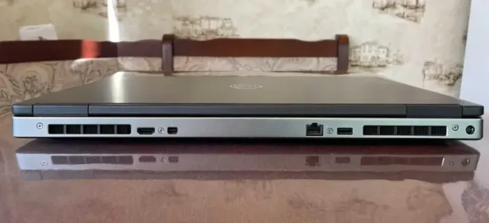 Робоча станція Dell Precision 7730 / 17.3" (1920x1080) IPS / Intel Xeon E-2176M (6 (12) ядер по 2.7 - 4.4 GHz) / 16 GB DDR4 / 512 GB SSD / nVidia Quadro P3200, 6 GB GDDR5, 192-bit / WebCam б/в - зображення 7