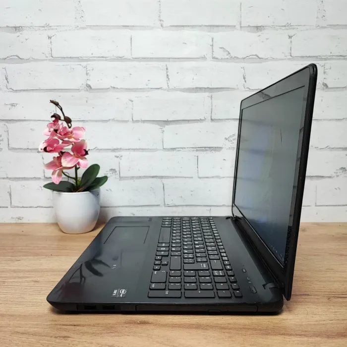 Ноутбук Б-клас Sony SVF152A29M / 15.6" (1366x768) TN / Intel Core i5-3337U (2 (4) ядра по 1.8 - 2.7 GHz) / 8 GB DDR3 / 128 GB SSD / Intel HD Graphics 4000 / WebCam / DVD-ROM б/в - зображення 7