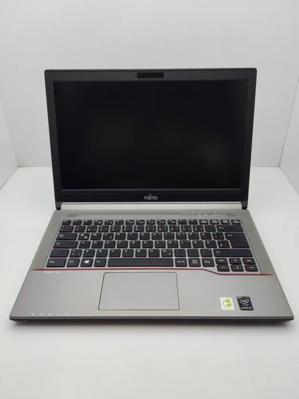 Ноутбук Fujitsu LifeBook E744 / 14" (1600x900) TN / Intel Core i5-4300M (2 (4) ядра по 2.6 - 3.3 GHz) / 8 GB DDR3 / 120 GB SSD / Intel HD Graphics 4600 б/в - зображення 3