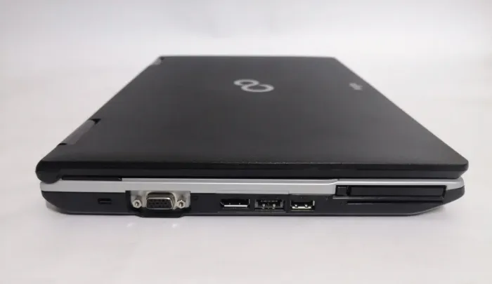 Ноутбук Fujitsu Lifebook E751 / 15.6" (1600x900) TN / Intel Core i5-2410M (2 (4) ядра по 2.3 - 2.9 GHz) / 4 GB DDR3 / 320 GB HDD / Intel HD Graphics 3000 / WebCam / DVD-ROM / VGA / АКБ NEW б/в - зображення 5