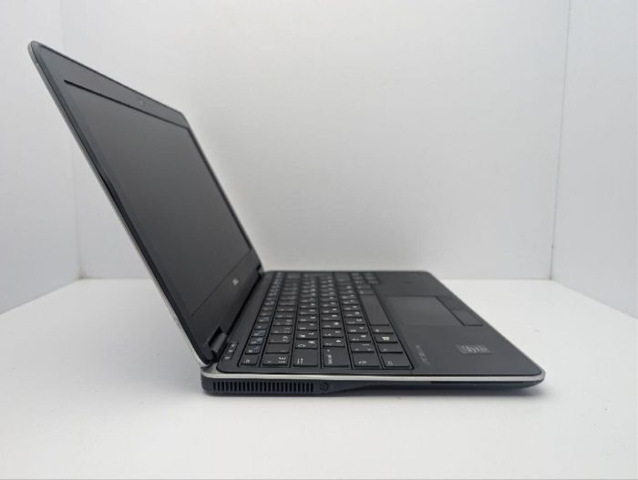 Нетбук Dell Latitude E7240 / 12.5" (1366x768) TN / Intel Core i5-4210U (2 (4) ядра по 1.7 - 2.7 GHz) / 8 GB DDR3 / 120 GB SSD / Intel HD Graphics 4400 / WebCam б/в - изображение 4