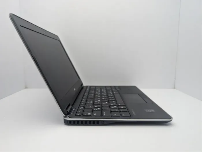 Нетбук Dell Latitude E7240 / 12.5" (1366x768) TN / Intel Core i5-4210U (2 (4) ядра по 1.7 - 2.7 GHz) / 8 GB DDR3 / 120 GB SSD / Intel HD Graphics 4400 / WebCam б/в - зображення 4