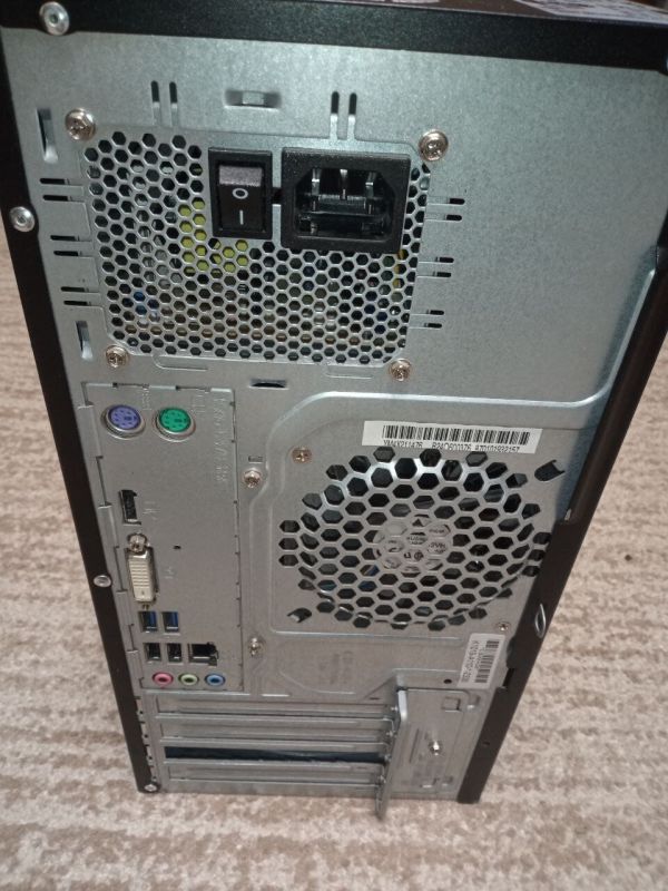 ПК Б-клас Fujitsu Esprimo P556 E90+ Tower / Intel Pentium G4400 (2 ядра по 3.3 GHz) / 4 GB DDR4 / 120 GB SSD / Intel HD Graphics 510 б/в - зображення 3