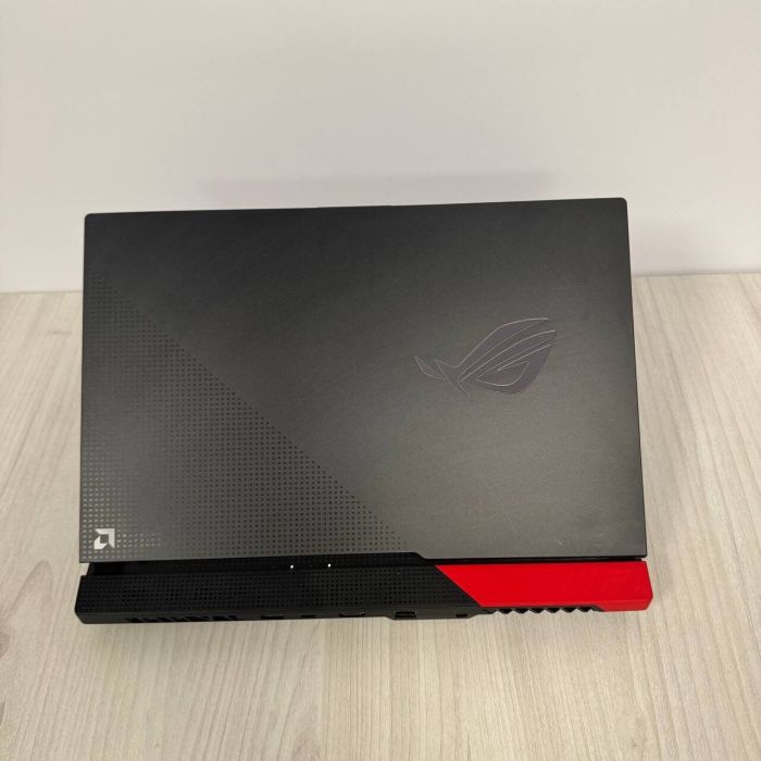 Ігровий ноутбук Asus ROG Strix G15 Advantage Edition G513QY / 15.6" (1920x1080) IPS / AMD Ryzen 9 5900HX (8 (16) ядер по 3.3 - 4.6 GHz) / 16 GB DDR4 / 512 GB SSD NVMe / AMD Radeon RX 6800M, 12 GB GDDR6, 192-bit б/в - зображення 3