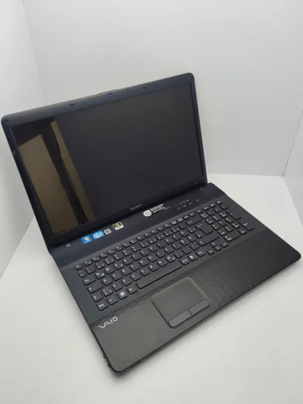 Ноутбук Sony VP173 / 17.3" (1600x900) TN / Intel Core i3-2310M (2 (4) ядра по 2.4 GHz) / 6 GB DDR3 / 500 GB HDD / nVidia GeForce 410M, 1 GB GDDR3, 64-bit / WebCam б/в - зображення 3