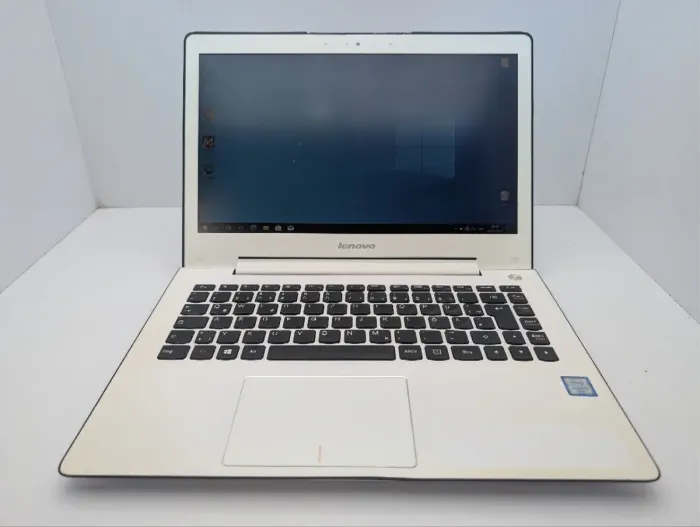 Ноутбук Б-клас Lenovo IdeaPad 500S-13ISK / 13.3" (1920x1080) IPS / Intel Core i3-6100U (2 (4) ядра по 2.3 GHz) / 8 GB DDR3 / 240 GB SSD / Intel HD Graphics 520 / WebCam б/в - зображення 2