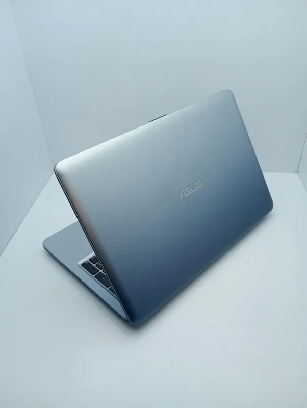 Ноутбук Asus X540 / 15.6" (1366x768) TN / Intel Core i3-5005U (2 (4) ядра по 2.0 GHz) / 12 GB DDR3 / 500 GB SSD / Intel HD Graphics 5500 / WebCam б/в - зображення 8