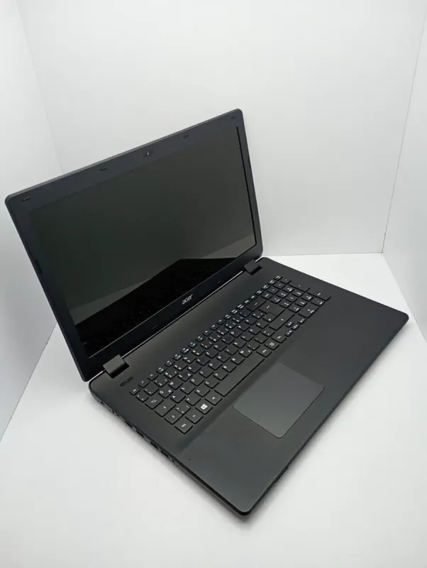 Ноутбук Acer Aspire ES1-711 / 17.3" (1600x900) TN / Intel Celeron N2940 (4 ядра по 1.83 - 2.25 GHz) / 4 GB DDR3 / 120 GB SSD / Intel HD Graphics / WebCam б/в - зображення 5