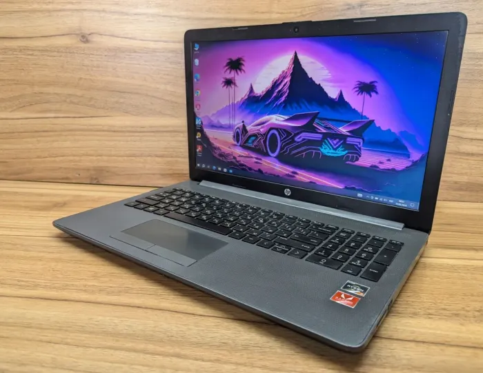 Ноутбук Б-клас HP 255 G7 / 15.6" (1920x1080) IPS / AMD Ryzen 3 2200U (2 (4) ядра по 2.5 - 3.4 GHz) / 8 GB DDR4 / 240 GB SSD / AMD Radeon Vega 6 Graphics / WebCam / Windows 10 б/в - зображення 5