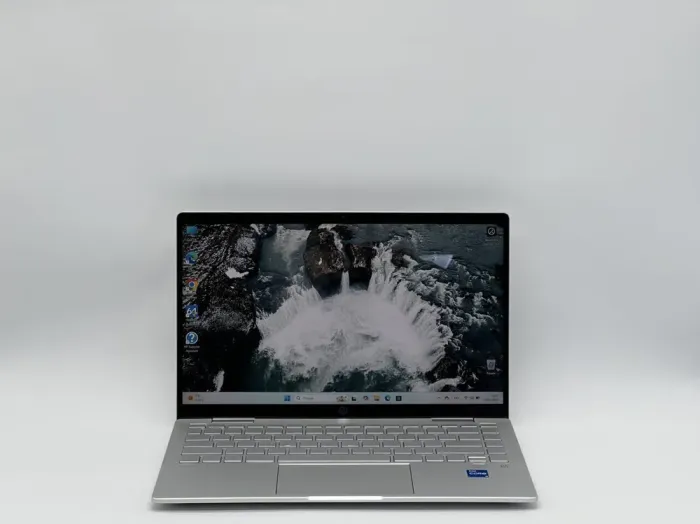 Ноутбук-трансформер HP Pavilion x360 2-in-1 14-ek0033dx / 14" (1920x1080) IPS Touch / Intel Core i5-1235U (10 (12) ядра по 3.3 - 4.4 GHz) / 8 GB DDR4 / 240 GB SSD / Intel Iris Xe Graphics / WebCam б/в - зображення 2