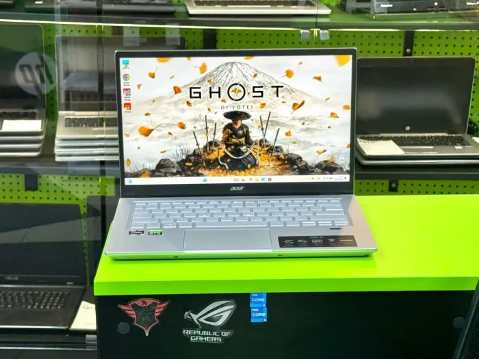 Ігровий ноутбук Acer Swift X SFX14-41G / 14" (1920x1080) IPS / AMD Ryzen 5 5600U (6 (12) ядер по 2.3 - 4.2 GHz) / 8 GB DDR4 / 512 GB SSD M.2 / nVidia GeForce RTX 3050, 4 GB GDDR6, 128-bit / WebCam / Win 11 Home б/в - зображення 2