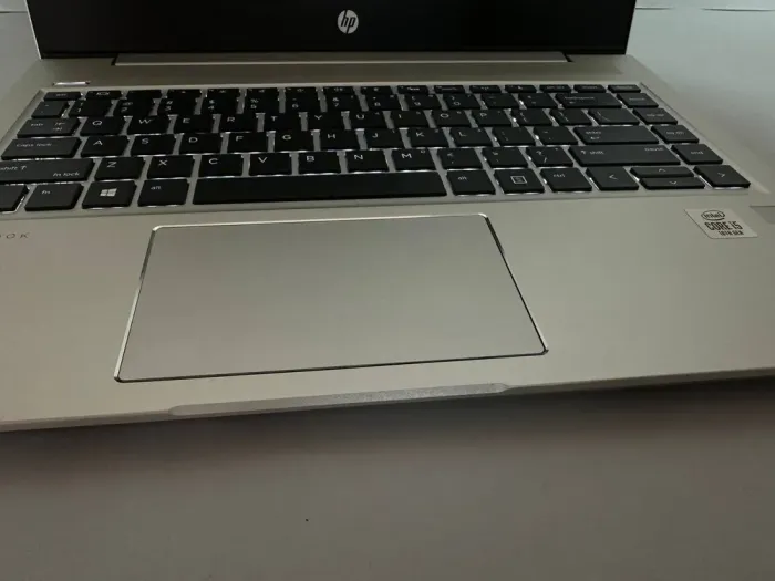 Ультрабук Б-клас HP ProBook 440 G7 / 14" (1920x1080) IPS / Intel Core i5-10210U (4 (8) ядра по 1.6 - 4.2 GHz) / 16 GB DDR4 / 256 GB SSD / Intel UHD Graphics / WebCam б/в - зображення 3