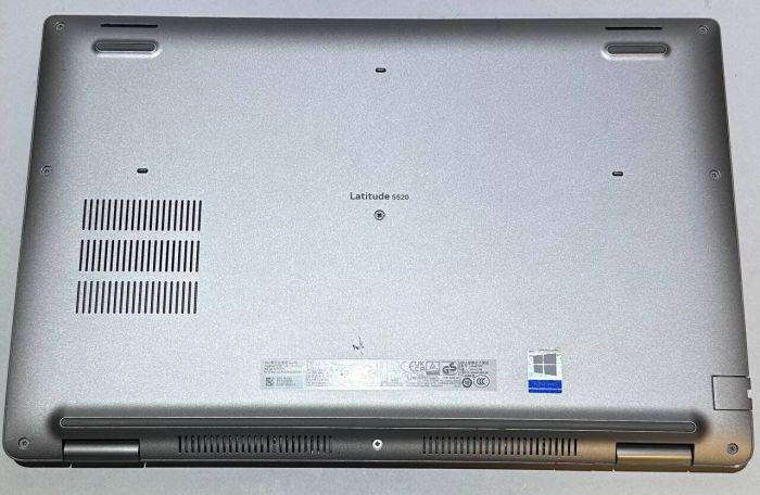 Ультрабук Б-клас Dell Latitude 5520 / 15,6" (1920x1080) IPS / Intel Core i7-1185G7 (4 (8) ядра по 3,0 - 4,8 ГГц) / 16 ГБ DDR4 / 512 ГБ SSD / Intel Iris Xe Graphics / WebCam б/в - зображення 5