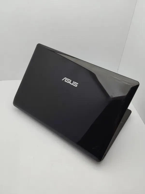 Ноутбук Asus K52 / 15.6" (1366x768) TN / Intel Core i3-350M (2 (4) ядра по 2.26 GHz) / 6 GB DDR3 / 320 GB HDD / AMD Radeon HD 5400 / WebCam б/в - зображення 8