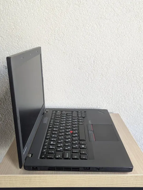 Ноутбук Б-клас Lenovo ThinkPad L450 / 14" (1366x768) TN / Intel Core i3-5005U (2 (4) ядра по 2.0 GHz) / 8 GB DDR3 / 128 GB SSD / Intel HD Graphics 5500 / WebCam б/в - зображення 5