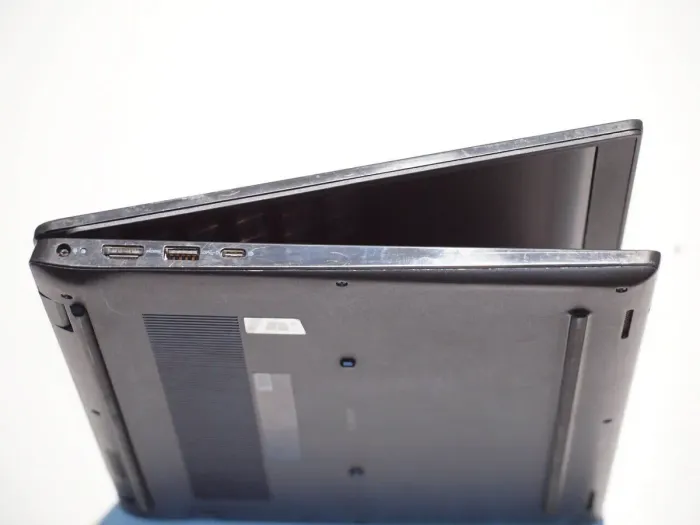 Ультрабук Б-клас Dell Latitude 3420 / 14" (1920x1080) IPS / Intel Core i5-1135G7 (4 (8) ядра по 2.4 - 4.2 GHz) / 32 GB DDR4 / 256 GB SSD / Intel Iris Xe Graphics / WebCam / HDMI б/в - зображення 6