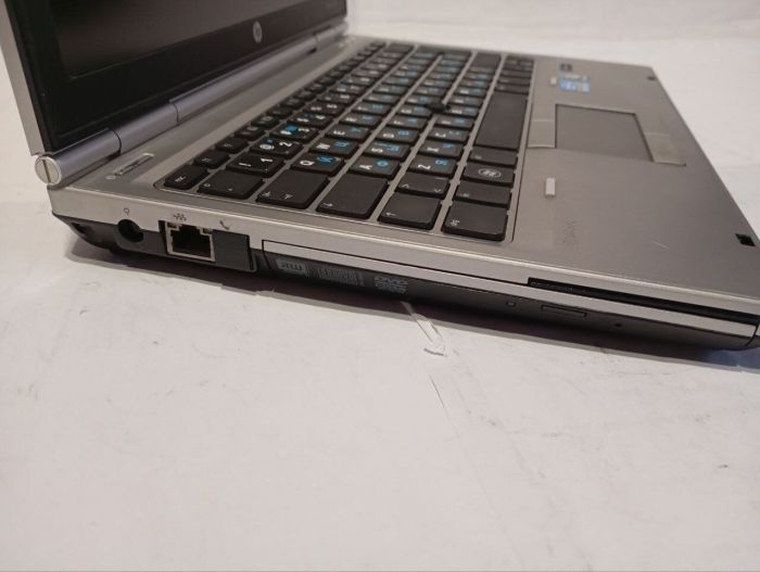 Нетбук HP EliteBook 2560p / 12.5" (1366x768) TN / Intel Core i7-2620M (2 (4) ядра по 2.7 - 3.4 GHz) / 8 GB DDR3 / 240 GB SSD / Intel HD Graphics 3000 / WebCam / DVD-RW б/в - изображение 4