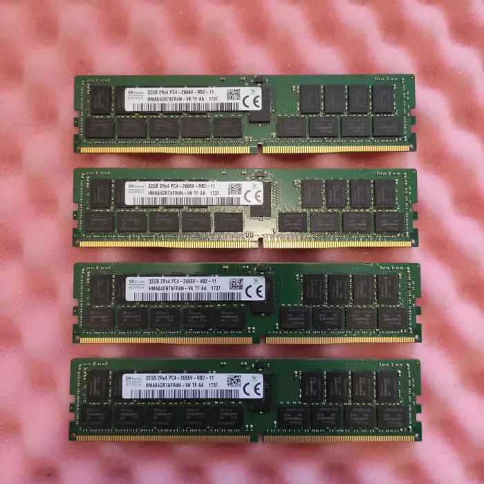 Комплект: Серверна оперативна пам'ять Hynix / 128 GB (4x32 GB) / 2Rx4 PC4-2666V / DDR4 ECC / 2666 MHz б/в - зображення 2