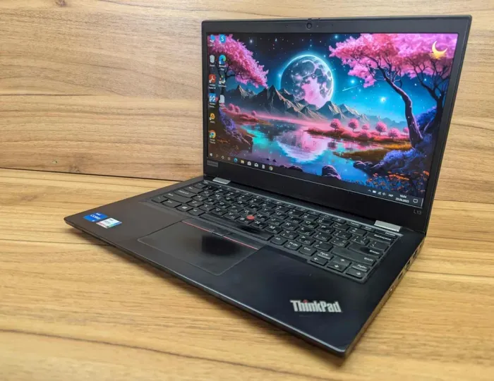 Ноутбук Б-клас Lenovo ThinkPad L13 Gen 2 / 13.3" (1920x1080) IPS / Intel Core i5-1135G7 (4 (8) ядра по 2.4 - 4.2 GHz) / 8 GB DDR4 / 512 GB SSD / Intel Iris Xe Graphics / WebCam / Windows 10 б/в - зображення 7