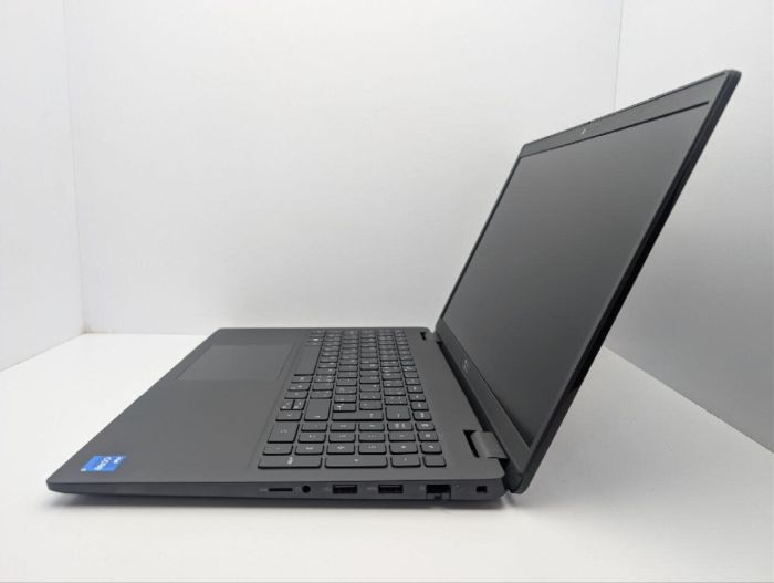Ноутбук Dell Latitude 3520 / 15.6" (1920x1080) IPS / Intel Core i5-1135G7 (4 (8) ядра по 2.4 - 4.2 GHz) / 16 GB DDR4 / 256 GB SSD M.2 / Intel Iris Xe Graphics / Fingerprint / WebCam б/в - зображення 5