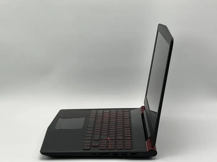Ігровий ноутбук Lenovo Legion Y520-15IKBN / 15.6" (1920x1080) IPS / Intel Core i7-7700HQ (4 (8) ядра по 2.8 - 3.8 GHz) / 16 GB DDR4 / 480 GB SSD / nVidia GeForce GTX 1050 Ti, 4 GB GDDR5, 128-bit / WebCam б/в - зображення 4