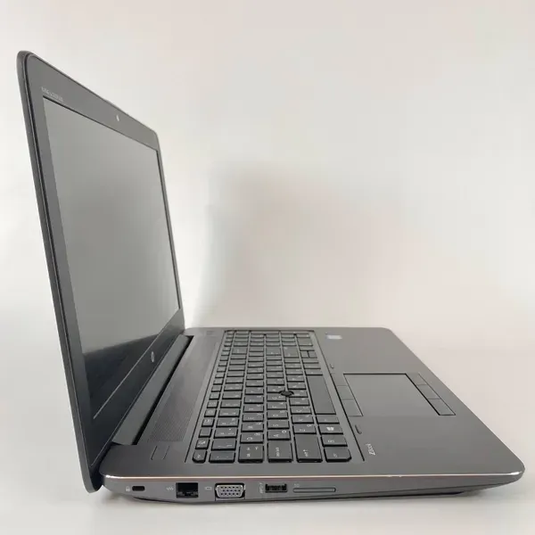Мобільна робоча станція Б-клас HP zBook 15 G3 / 15.6" (1920x1080) IPS / Intel Core i7-6820HQ (4 (8) ядра по 2.7 - 3.6 GHz) / 16 GB DDR4 / 512 GB SSD / nVidia Quadro M1000M, 2 GB DDR3, 128-bit / WebCam / TouchID б/в - зображення 4