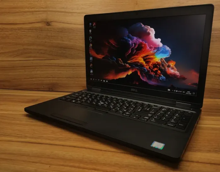 Ноутбук Б-клас Dell Latitude 5580 / 15.6" (1920x1080) IPS / Intel Core i5-7300U (2 (4) ядра по 2.6 - 3.5 GHz) / 8 GB DDR4 / 240 GB SSD / Intel HD Graphics 620 / WebCam / Windows 10 б/в - зображення 6