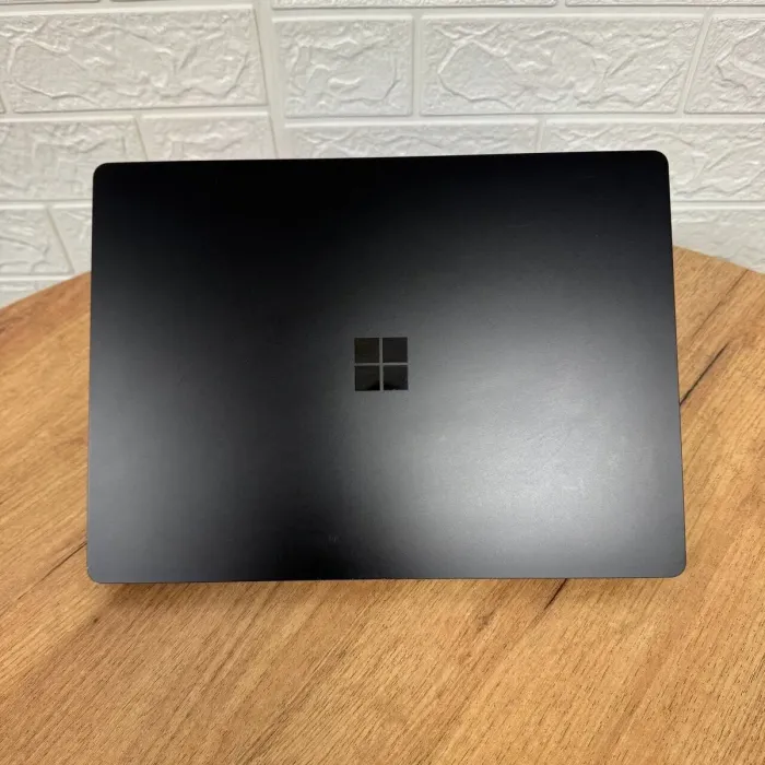 Ультрабук Б-клас Microsoft Surface Laptop 5 / 13.5" (2256x1504) IPS Touch / Intel Core i5-1245U (10 (12) ядер по 3.3 - 4.4 GHz) / 16 GB DDR4 / 256 GB SSD / Intel Iris Xe Graphics / WebCam б/в - зображення 3