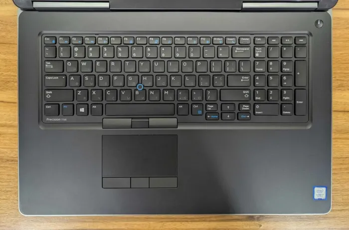 Мобільна робоча станція Dell Precision 7720 / 17,3" (1600x900) TN / Intel Core i7-7820HQ (4 (8) ядра по 2.9 - 3.9 GHz) / 32 GB DDR4 / 480 GB SSD / nVidia Quadro M1200, 4 GB GDDR5, 128-bit / HDMI / Windows 10 б/в - зображення 3