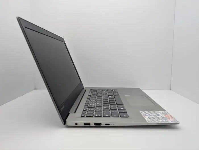 Ноутбук Lenovo IdeaPad S130 / 14" (1366x768) TN / Intel Pentium Silver N5000 (2 ядра по 1.1 - 2.7 GHz) / 4 GB DDR4 / 128 GB SSD / Intel UHD Graphics 605 / WebCam б/в - зображення 4