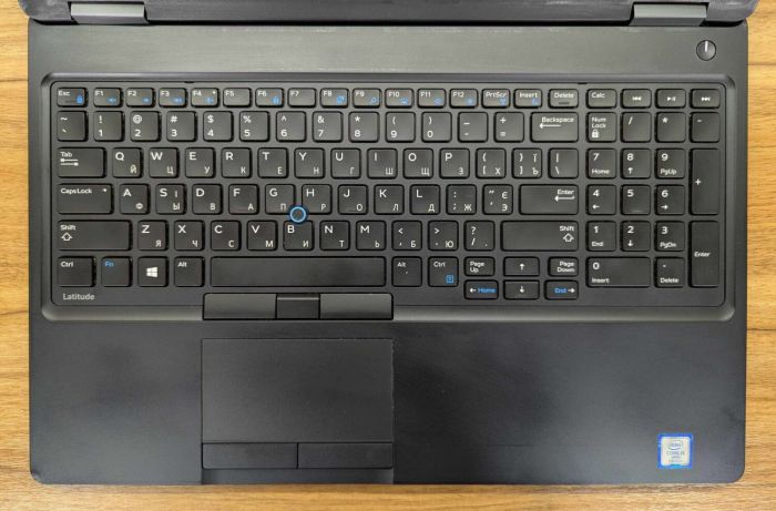 Ноутбук Б-клас Dell Latitude 5580 / 15.6" (1366x768) TN / Intel Core i5-7300U (2 (4) ядра по 2.6 - 3.5 GHz) / 8 GB DDR4 / 240 GB SSD / Intel HD Graphics 620 / WebCam / HDMI / Windows 10 б/в - зображення 5
