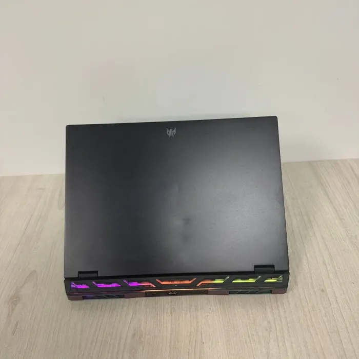 Ігровий ноутбук Б-класу Acer Predator Helios 16 PH16-71 / 16" (2560x1600) IPS / Intel Core i9-13900HX (24 (32) ядра по 2,2 - 5,4 ГГц) / 16 ГБ DDR5 / 512 ГБ SSD / nVidia GeForce RTX 4080, 12 ГБ GDDR6, 192-bit / WebCam б/в - зображення 8