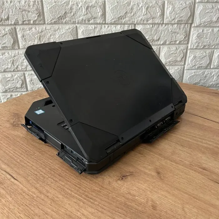 Захищений ноутбук Б-клас Dell Latitude 5414 Rugged / 14" (1366x768) TN / Intel Core i5-6300U (2 (4) ядра по 2.4 - 3.0 GHz) / 8 GB DDR4 / 256 GB SSD / Intel HD Graphics 520 / WebCam б/в - зображення 6