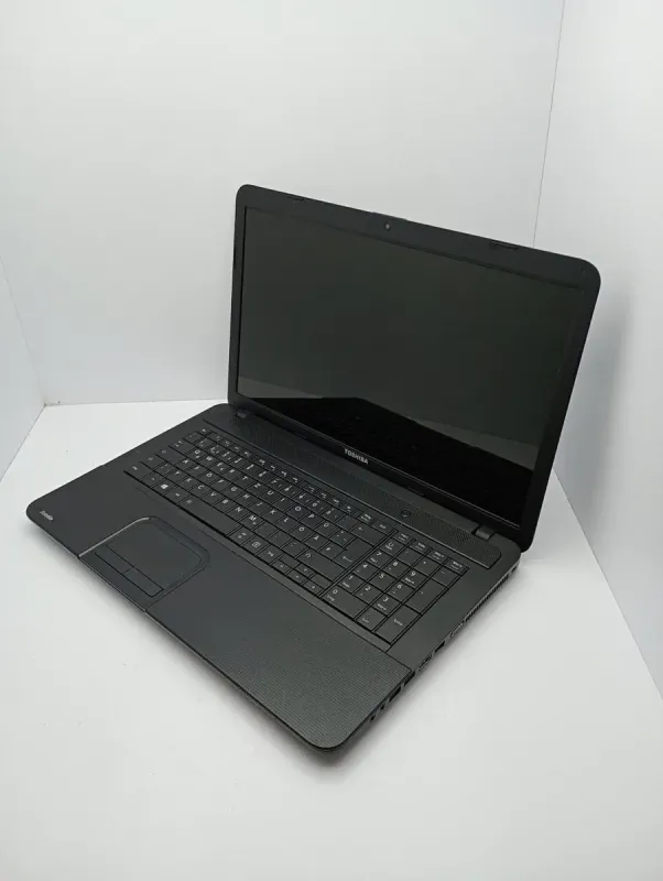 Ноутбук Toshiba C870D / 17.3" (1600x900) TN / AMD E2-1800 (2 ядра по 1.7 GHz) / 8 GB DDR3 / 500 GB HDD / AMD Radeon HD 7340 Graphics / WebCam б/в - зображення 4