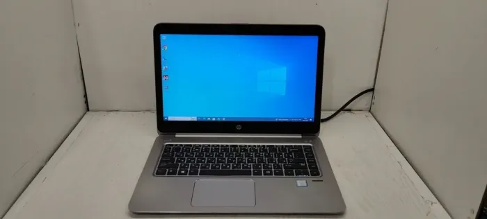 Ноутбук HP EliteBook Folio 1040 G3 / 14" (1920x1080) TN / Intel Core i5-6300U (2 (4) ядра по 2.4 - 3.0 GHz) / 8 GB DDR4 / 256 GB SSD / Intel HD Graphics 520 / WebCam / АКБ NEW б/в - зображення 2