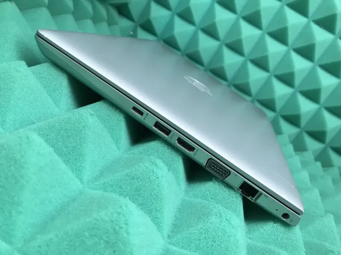 Ультрабук Б-клас HP ProBook 430 G5 / 13.3" (1366x768) TN / Intel Core i5-8250U (4 (8) ядра по 1.6 - 3.4 GHz) / 8 GB DDR4 / 128 GB SSD + 500 GB HDD / Intel UHD Graphics 620 / WebCam / Fingerprint / USB 3.1 / HDMI б/в - зображення 8