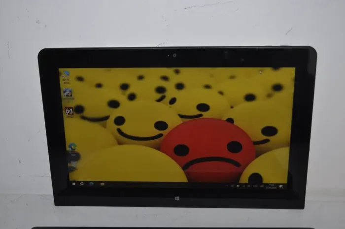 Ноутбук-трансформер Б-клас Lenovo ThinkPad Helix 20CH / 11.6" (1920x1080) TN Touch / Intel Core M-5Y10 (2 (4) ядра по 0.8 - 2.0 GHz) / 8 GB DDR3 / 256 GB SSD / Intel HD Graphics 5300 / WebCam / LTE / Windows 10 Pro б/в - зображення 9