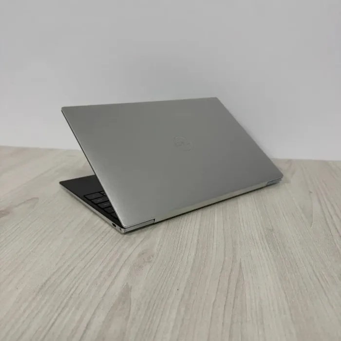 Ультрабук Dell XPS 13 9360 / 13.4" (1920x1200) IPS / Intel Core i5-1035G1 (4 (8) ядра по 1.0 - 3.6 GHz) / 8 GB DDR4 / 256 GB SSD NVMe / Intel UHD Graphics / WebCam б/в - зображення 6