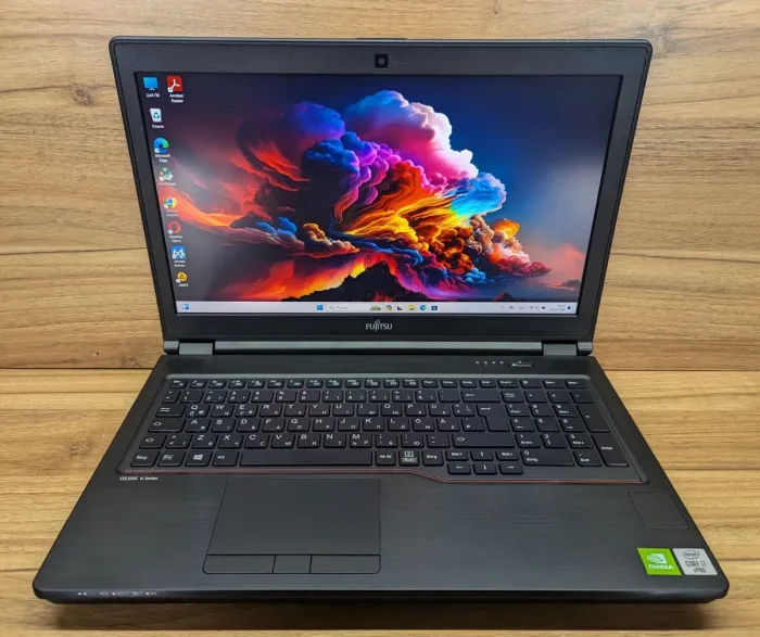 Мобільна робоча станція Fujitsu Celsius H7510 / 15.6" (1920x1080) IPS / Intel Core i7-10850H (6 (12) ядер по 2.7 - 5.1 GHz) / 32 GB DDR4 / 512 GB SSD / nVidia Quadro T1000, 4 GB GDDR6, 128-bit / WebCam / Windows 10 б/в - зображення 2