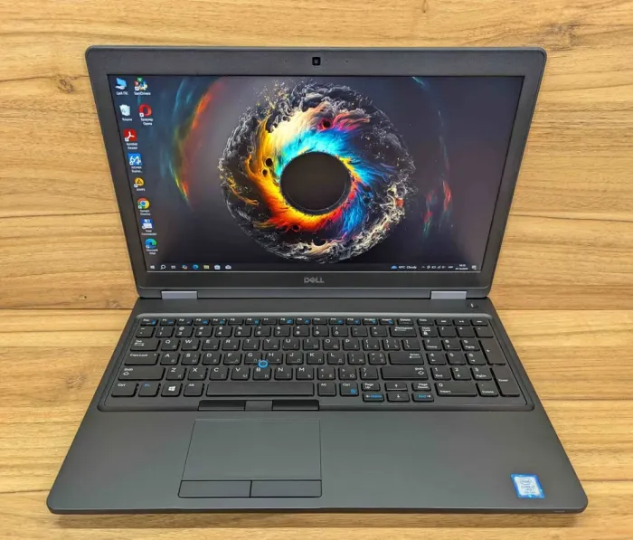 Мобільна робоча станція Dell Precision 3530 / 15,6" (1920x1080) IPS / Intel Core i7-8850H (6 (12) ядра по 2,6 - 4,3 ГГц) / 32 ГБ DDR4 / 512 ГБ SSD / nVidia Quadro P600, 4 ГБ GDDR5, 128-біт / WebCam / HDMI / Windows 10 б/в - зображення 2