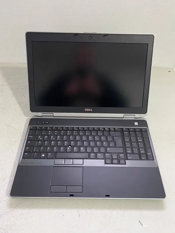 Ноутбук Dell Latitude E6530 / 15.6" (1600x900) TN / Intel Core i5-3380M (2 (4) ядра по 2.9 - 3.6 GHz) / 8 GB DDR3 / 120 GB SSD / nVidia NVS 5200M, 1 GB GDDR5, 64-bit / WebCam / DVD-ROM б/в - зображення 2