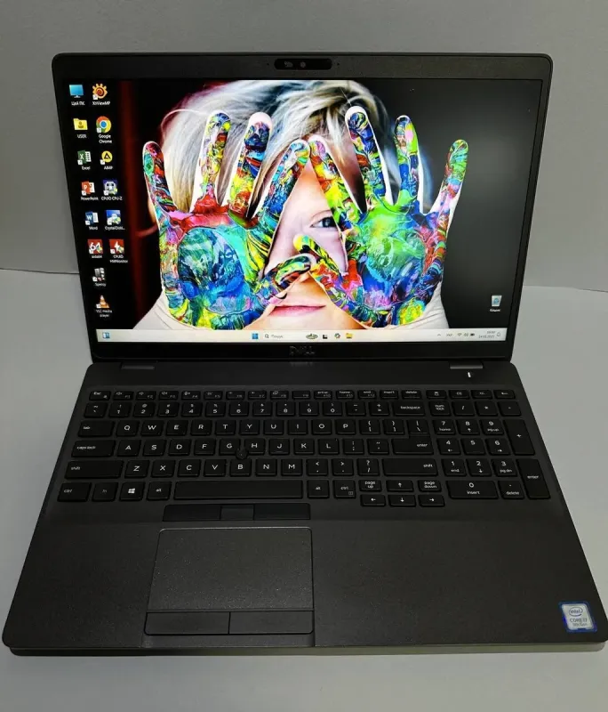 Мобільна робоча станція Dell Precision 3541 / 15.6" (1920x1080) IPS / Intel Core i7-9850H (6 (12) ядер по 2.6 - 4.6 GHz) / 16 GB DDR4 / 256 GB SSD / nVidia Quadro P620, 4 GB GDDR5, 128-bit / WebCam / Win 11 б/в - зображення 2